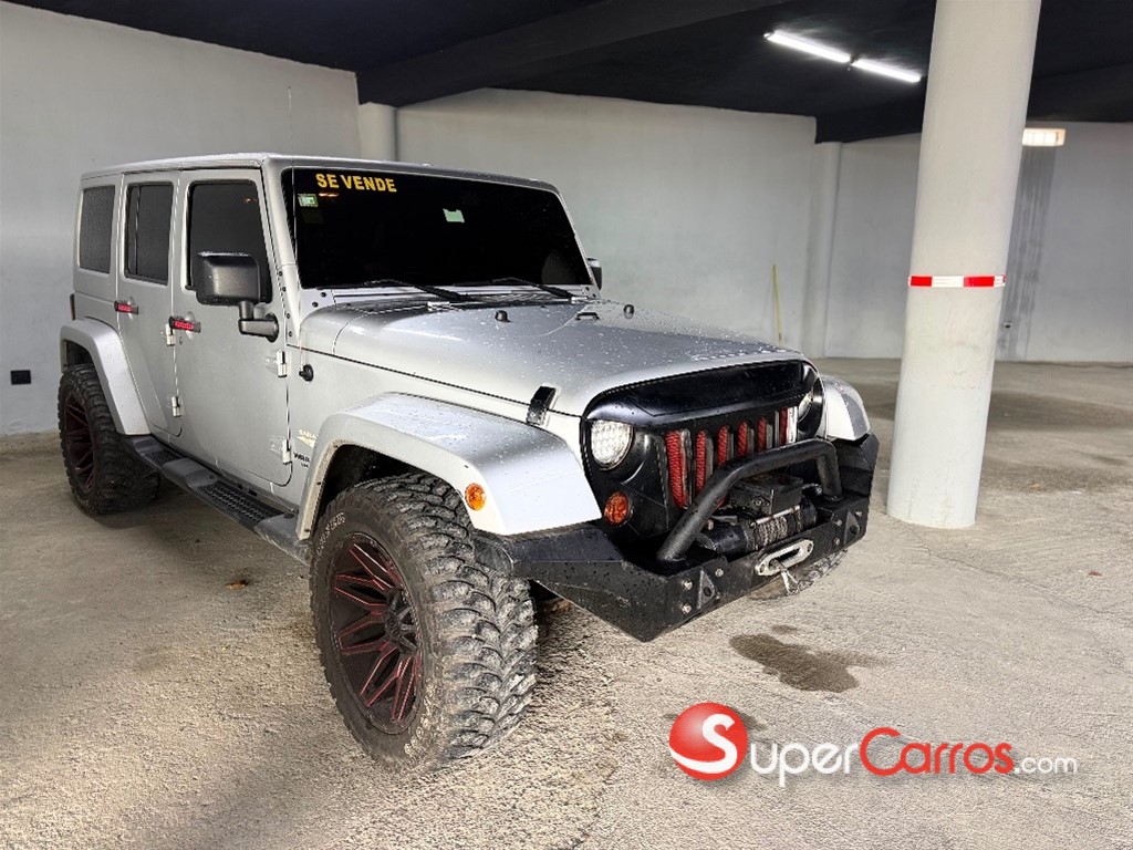 2011 Jeep Wrangler Unlimited Sahara — foto 2 / 10