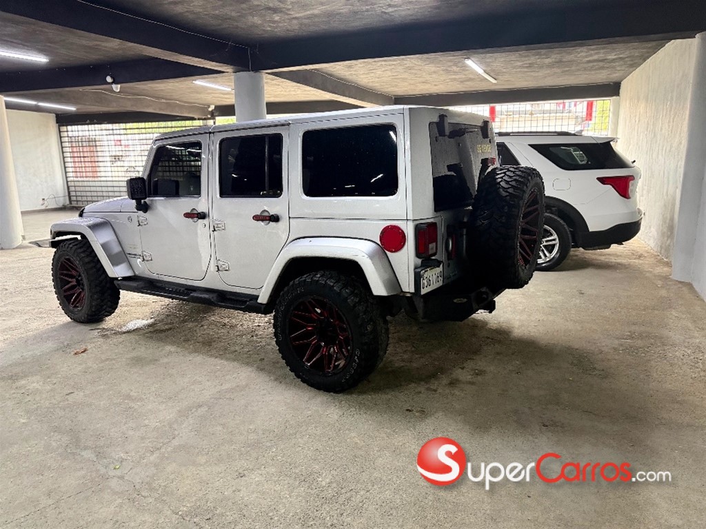 2011 Jeep Wrangler Unlimited Sahara — foto 10 / 10