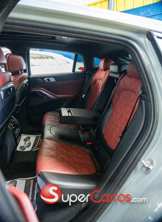 2024 BMW X 6 xDrive40i — foto 7 / 12