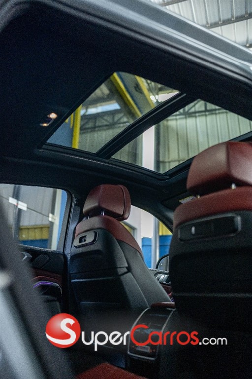 2024 BMW X 6 xDrive40i — foto 8 / 12