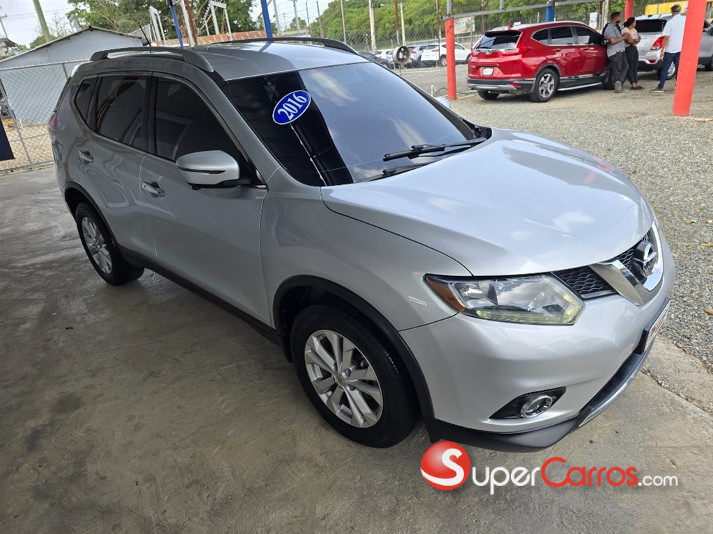 2016 Nissan Rogue SV — foto 9 / 12