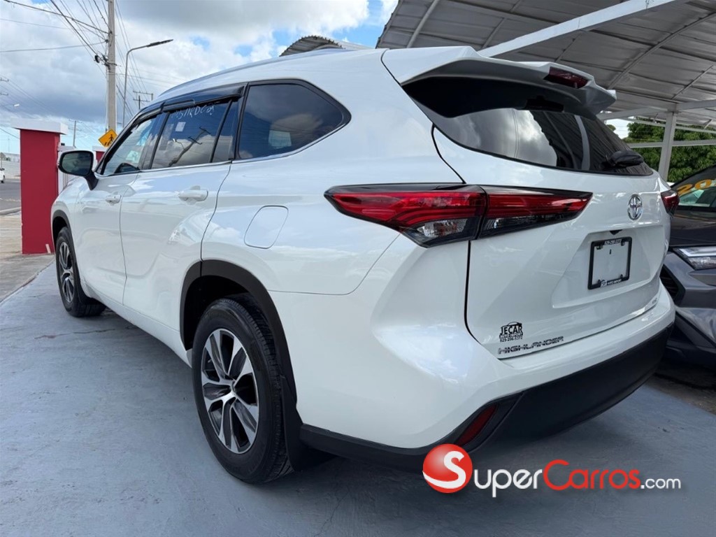 2020 Toyota Highlander XLE — foto 6 / 12