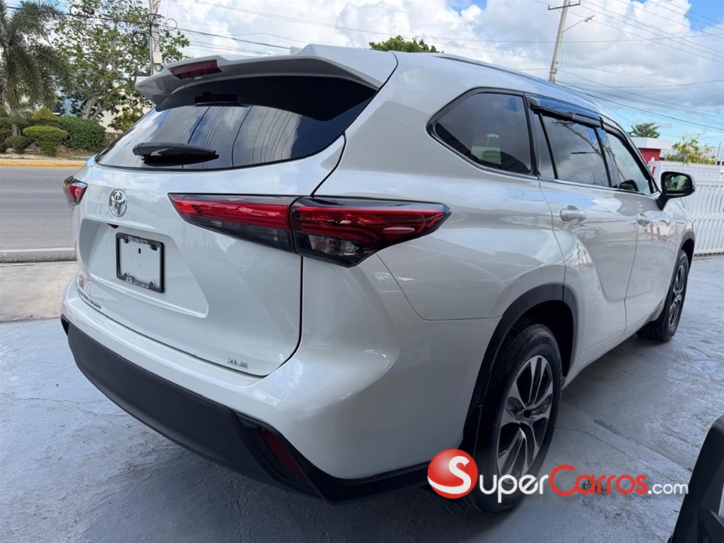 2020 Toyota Highlander XLE — foto 7 / 12