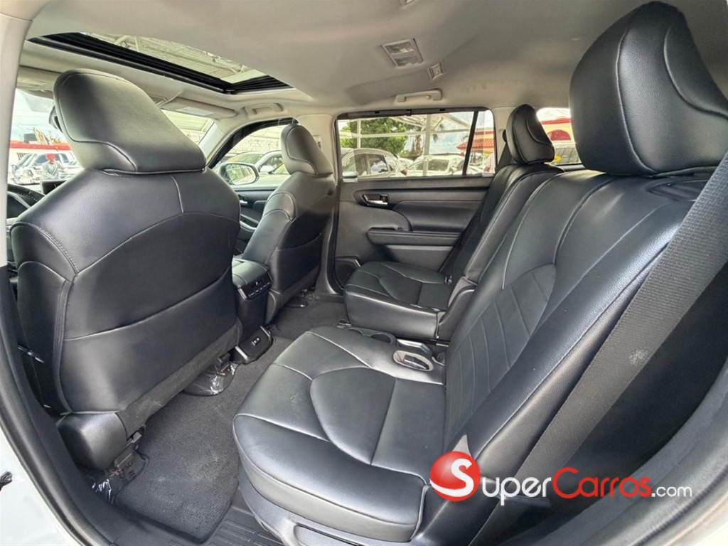 2020 Toyota Highlander XLE — foto 9 / 12