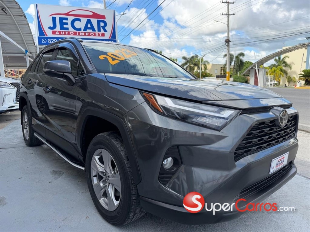 2023 Toyota RAV4 XLE