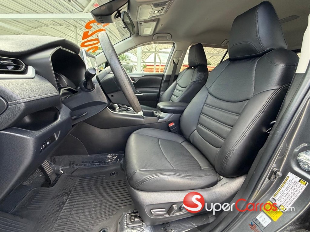 2023 Toyota RAV4 XLE — foto 8 / 11
