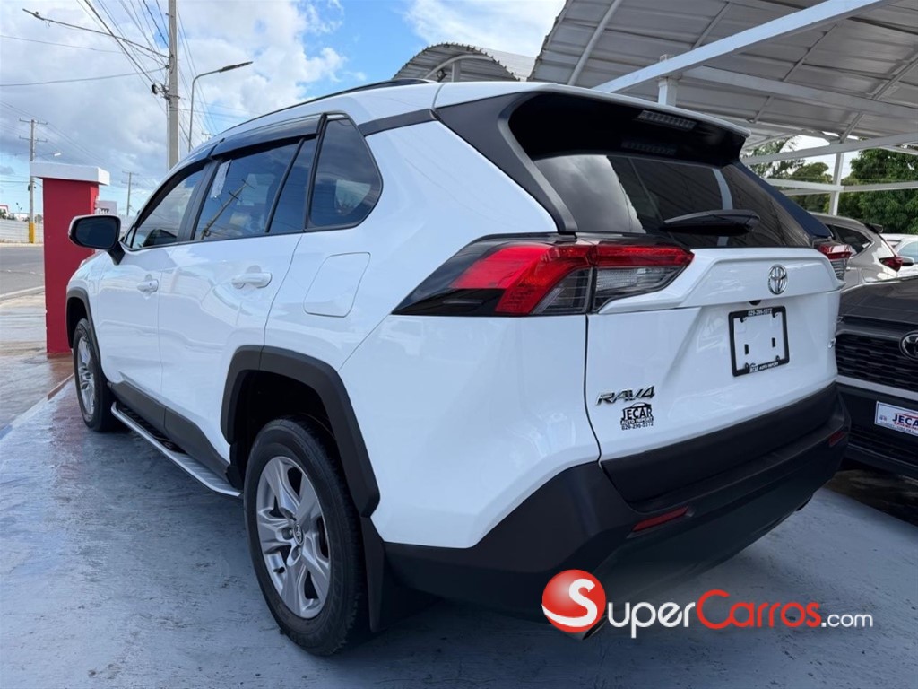 2024 Toyota RAV4 XLE — foto 7 / 11