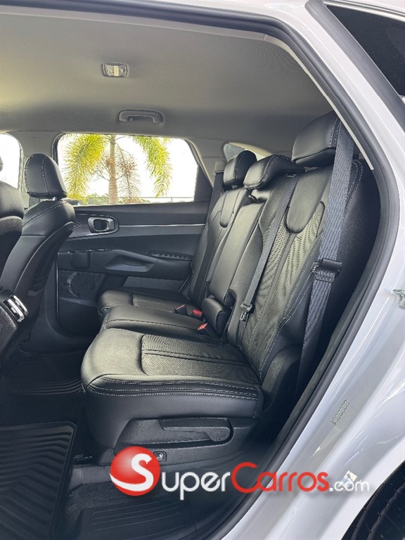 2021 Kia Sorento LX — foto 9 / 10