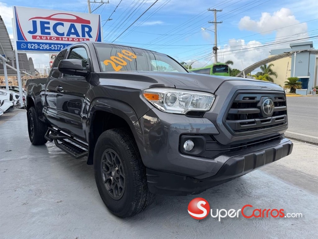 2019 Toyota Tacoma SR