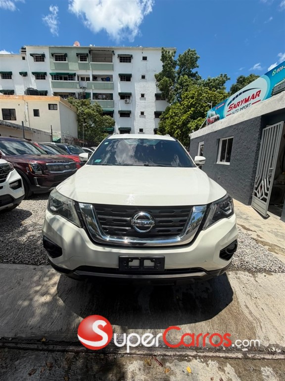 2017 Nissan Pathfinder — foto 3 / 6