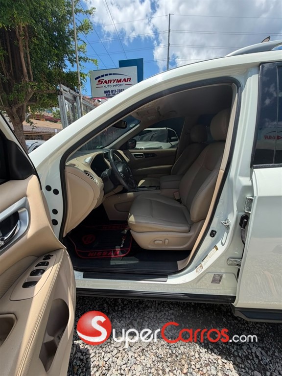 2017 Nissan Pathfinder — foto 4 / 6