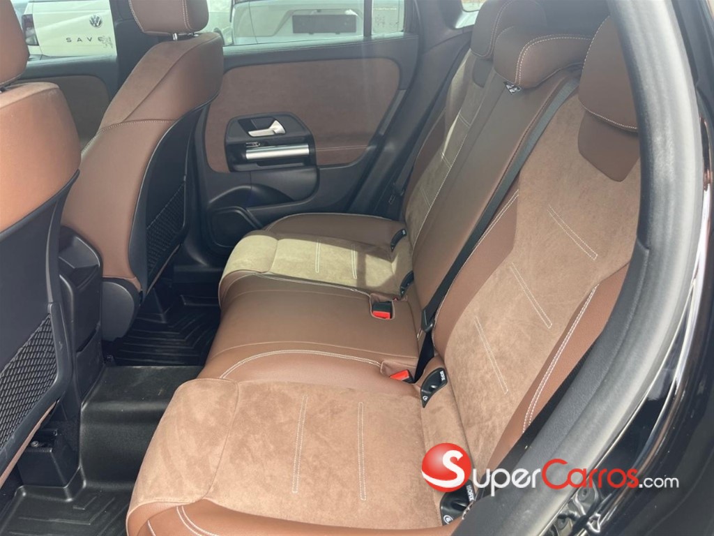 2025 Mercedes-Benz Clase GLA 200 — foto 10 / 10