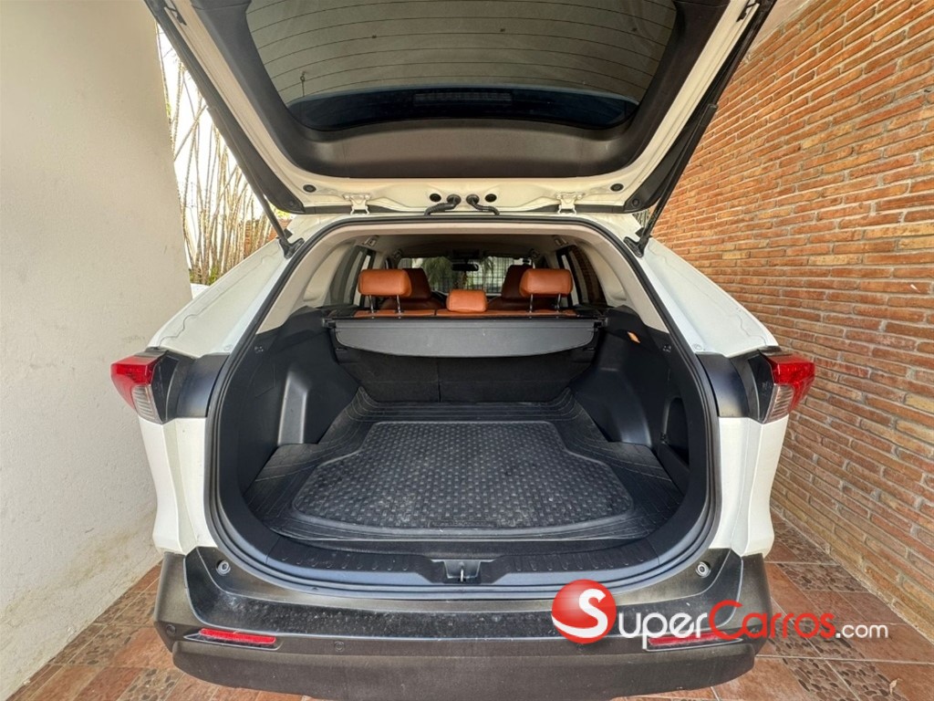 2020 Toyota RAV4 LE — foto 7 / 12
