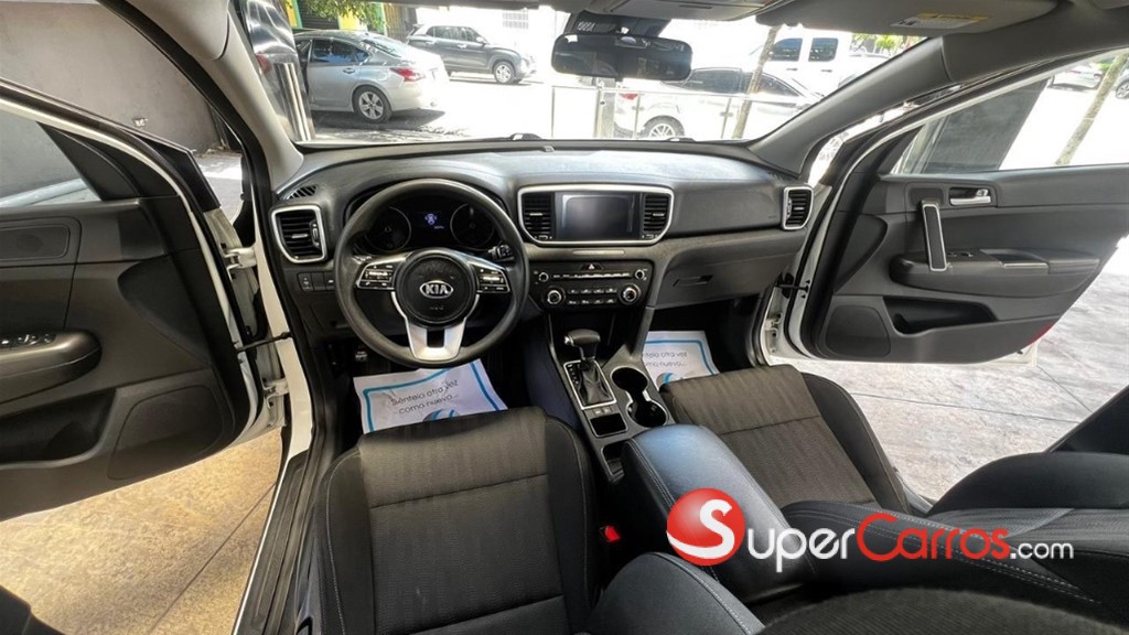2020 Kia Sportage LX — foto 8 / 10