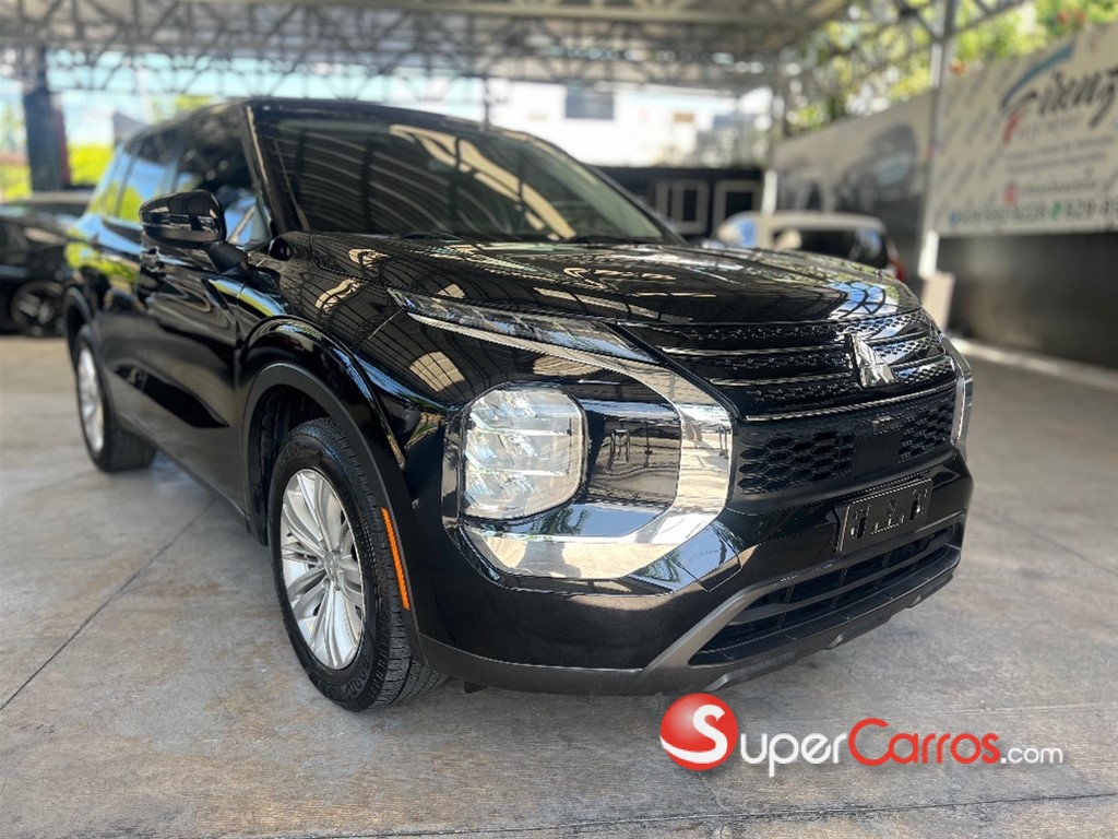 2022 Mitsubishi Motors Outlander SE — foto 2 / 11