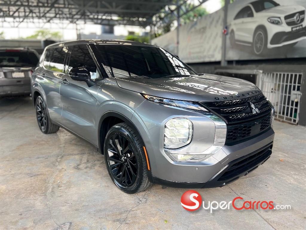 2022 Mitsubishi Motors Outlander Limited — foto 2 / 9