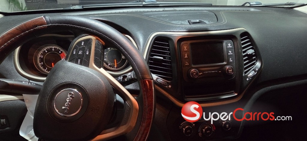 2016 Jeep Cherokee Latitude Sport — foto 3 / 3