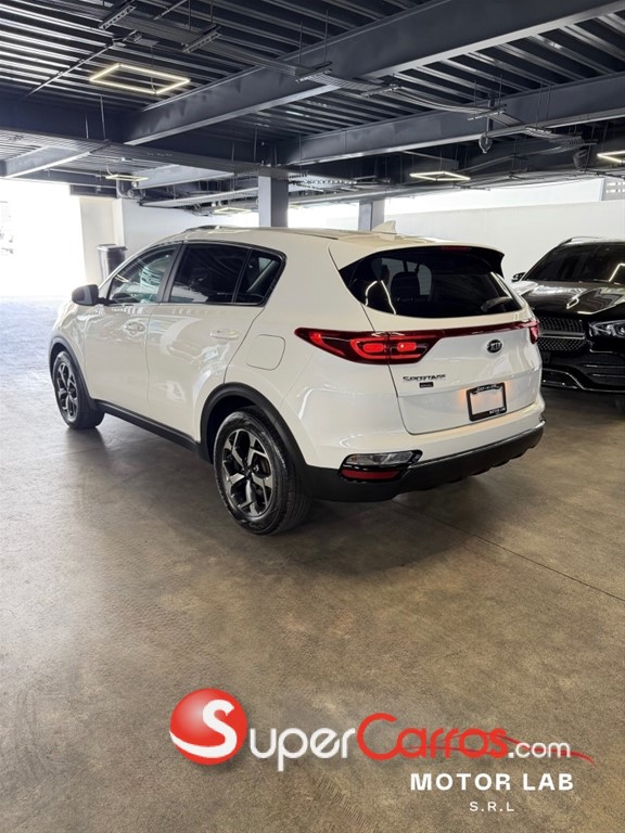 2022 Kia Sportage LX — foto 2 / 10
