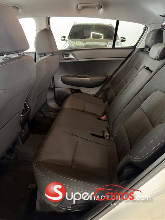 2022 Kia Sportage LX — foto 6 / 10