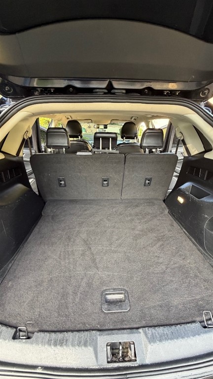 2019 Ford EDGE SEL — foto 9 / 12