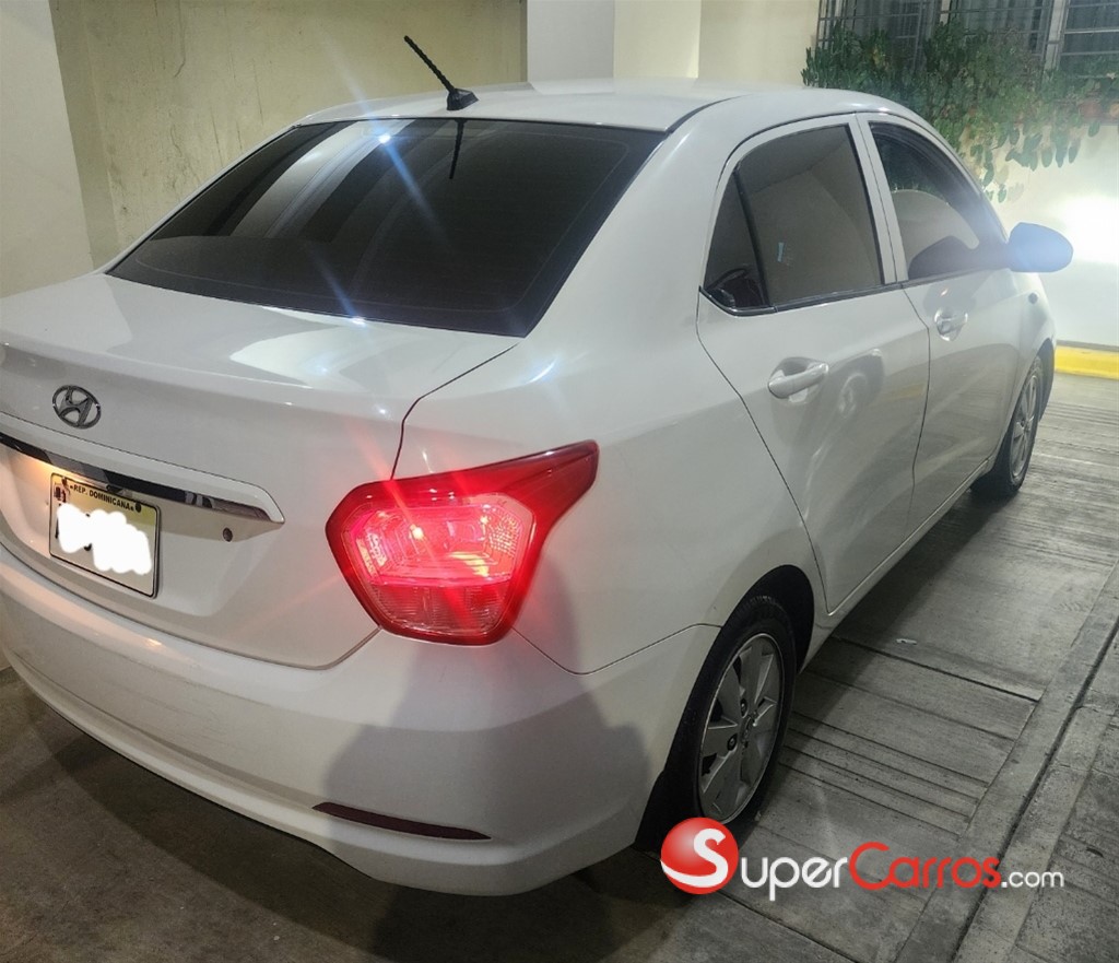 2017 Hyundai Grand I 10 Sedan — foto 2 / 10