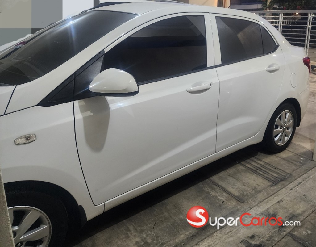 2017 Hyundai Grand I 10 Sedan — foto 9 / 10