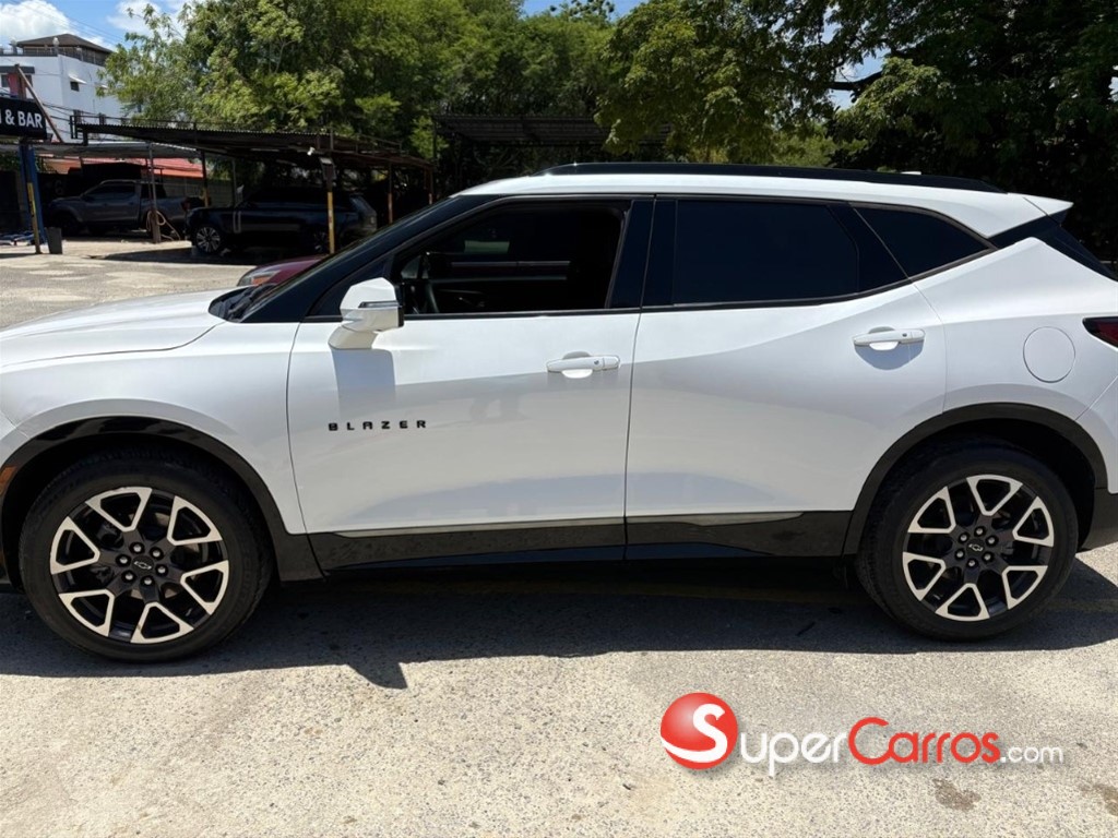 2023 Chevrolet Blazer RS — foto 2 / 9