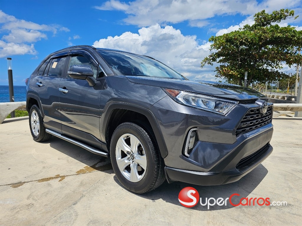 2021 Toyota RAV4 XLE — foto 5 / 12