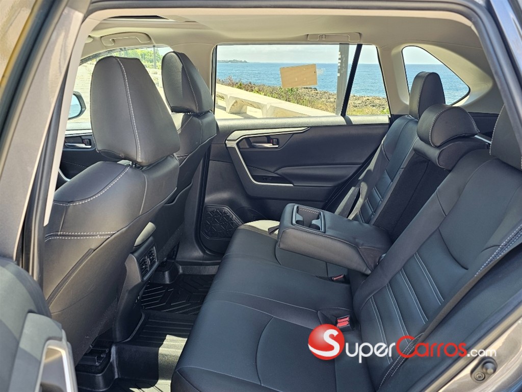 2021 Toyota RAV4 XLE — foto 9 / 12