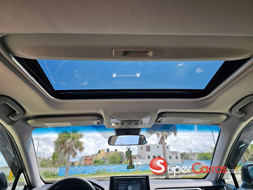 2021 Toyota RAV4 XLE — foto 10 / 12