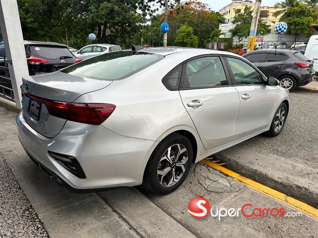 2020 Kia Forte LXS — foto 4 / 9