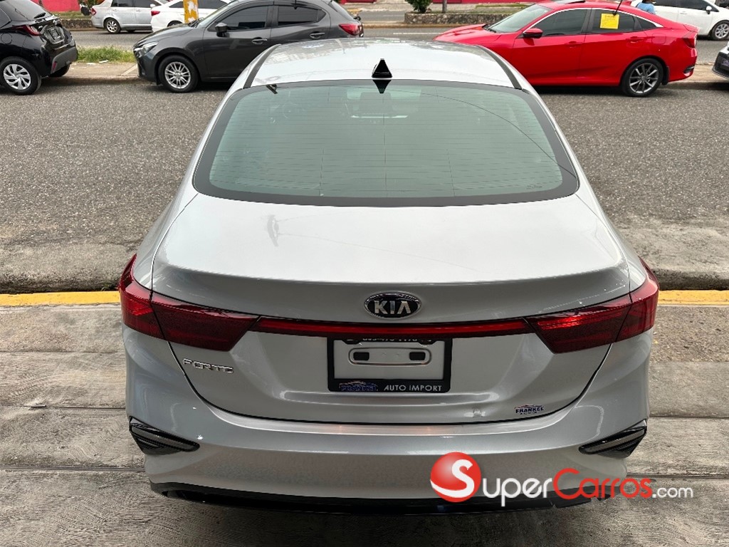 2020 Kia Forte LXS — foto 5 / 9