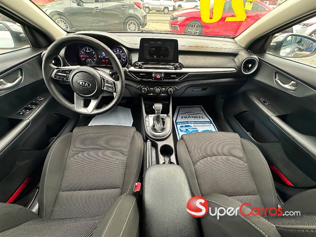 2020 Kia Forte LXS — foto 7 / 9