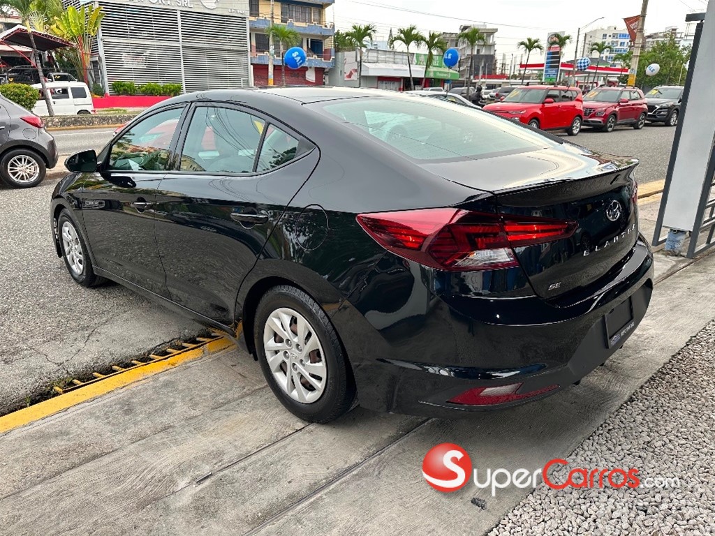 2020 Hyundai Elantra SE — foto 6 / 10