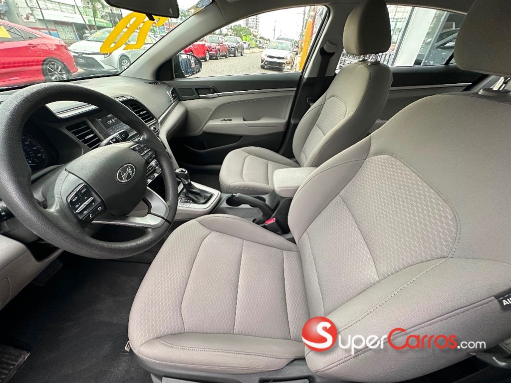 2020 Hyundai Elantra SE — foto 7 / 10