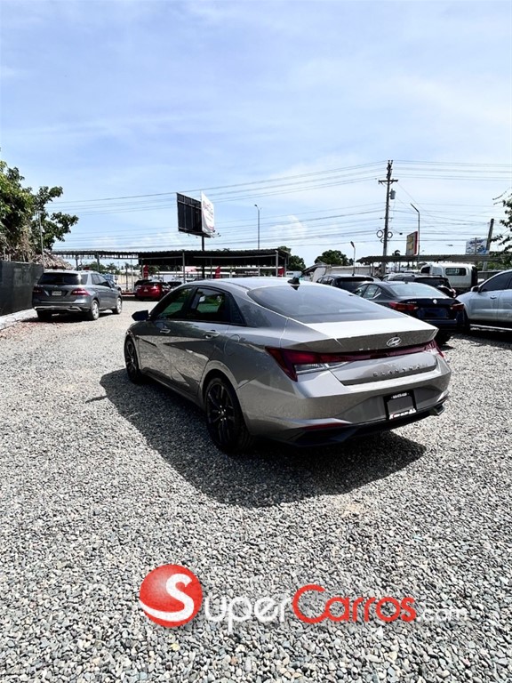 2021 Hyundai Elantra SEL — foto 4 / 12