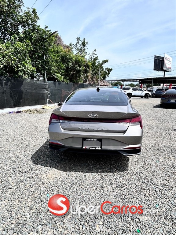 2021 Hyundai Elantra SEL — foto 6 / 12