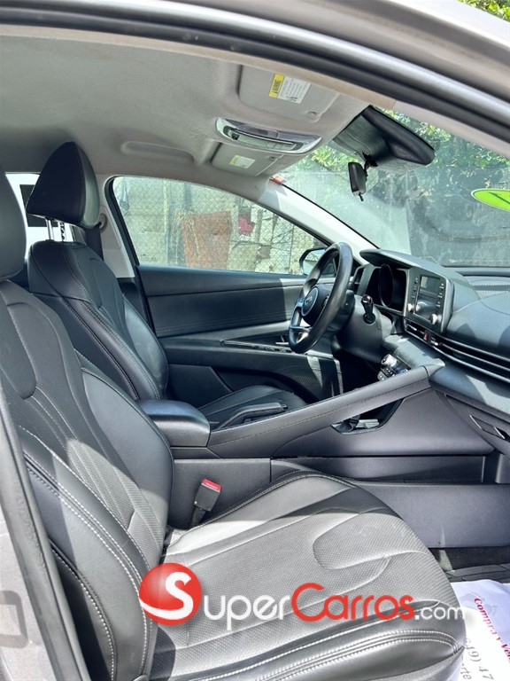2021 Hyundai Elantra SEL — foto 9 / 12