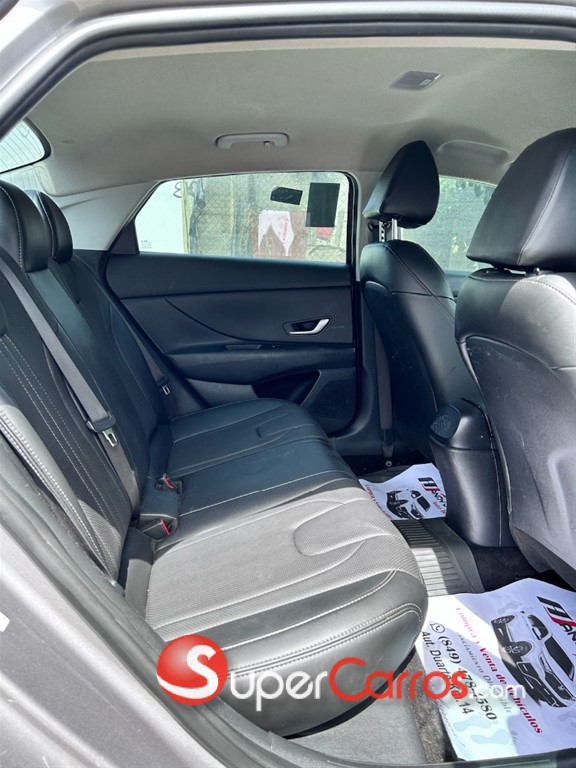 2021 Hyundai Elantra SEL — foto 10 / 12