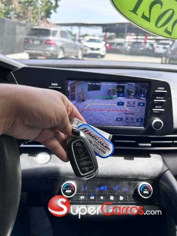 2021 Hyundai Elantra SEL — foto 11 / 12