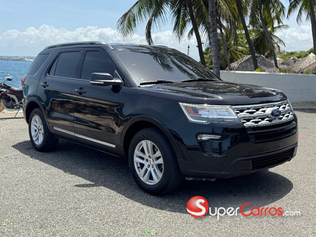 2019 Ford Explorer XLT — foto 2 / 9