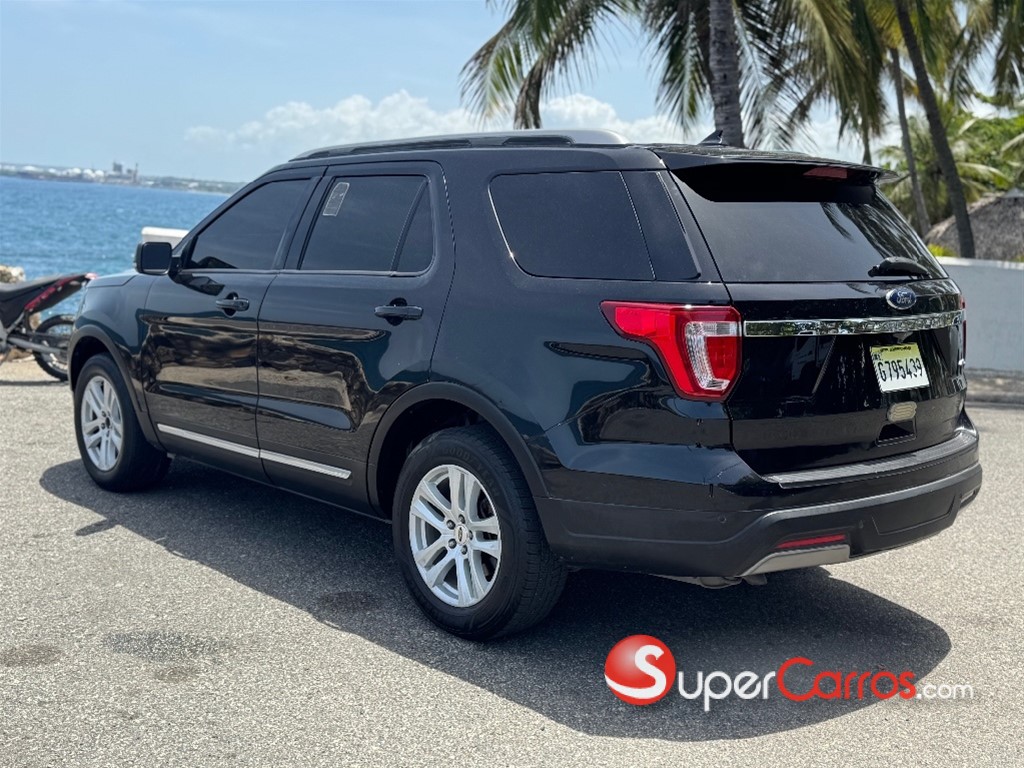 2019 Ford Explorer XLT — foto 5 / 9