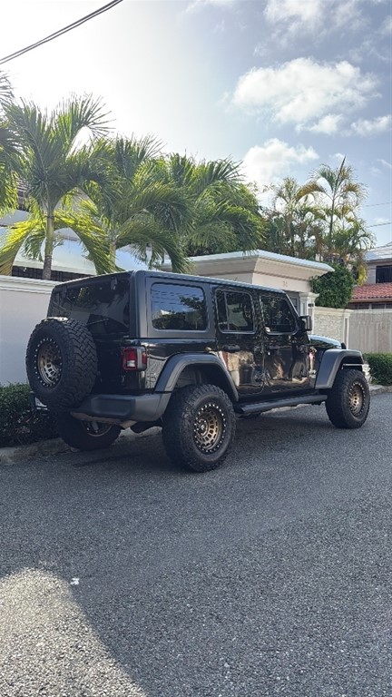 2021 Jeep Wrangler — foto 2 / 12