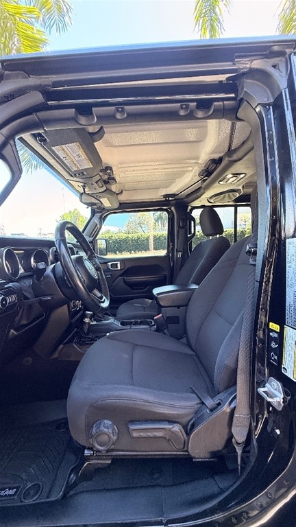 2021 Jeep Wrangler — foto 6 / 12