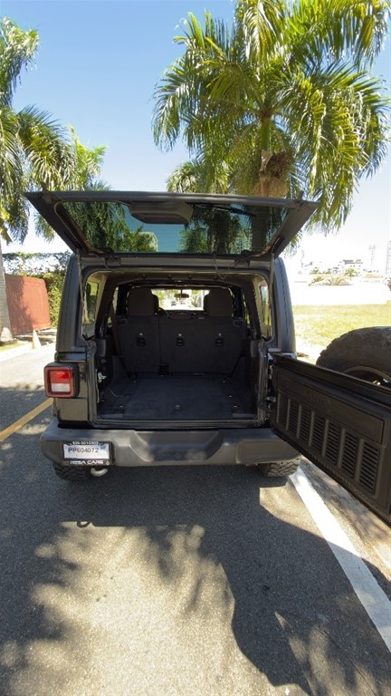 2021 Jeep Wrangler — foto 11 / 12
