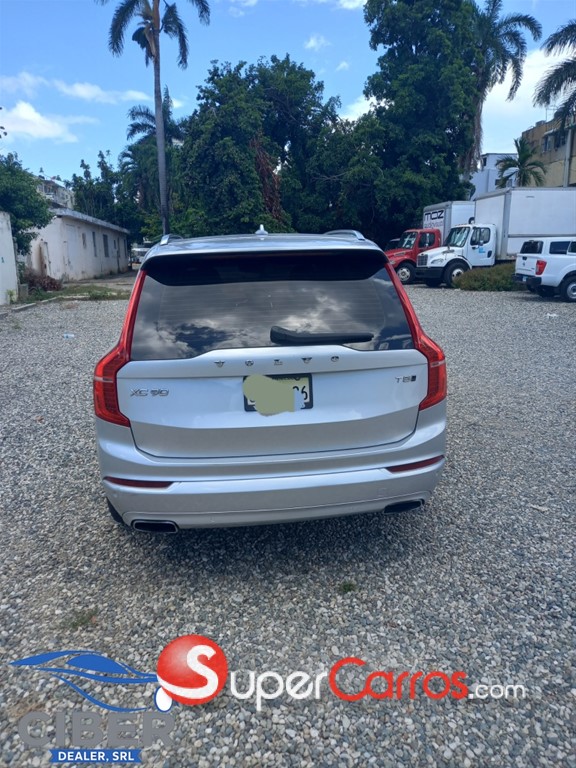 2020 Volvo XC90 Momentum T5 — foto 11 / 12