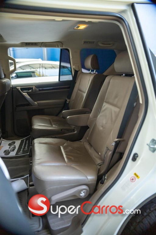 2019 Lexus GX 460 Premium — foto 8 / 12