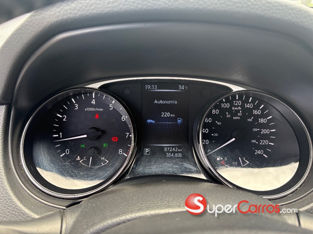 2015 Nissan X-Trail Advance — foto 9 / 12