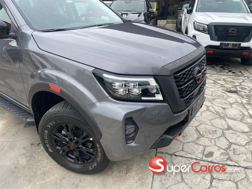 2027 Nissan Frontier Pro-4X — foto 2 / 12
