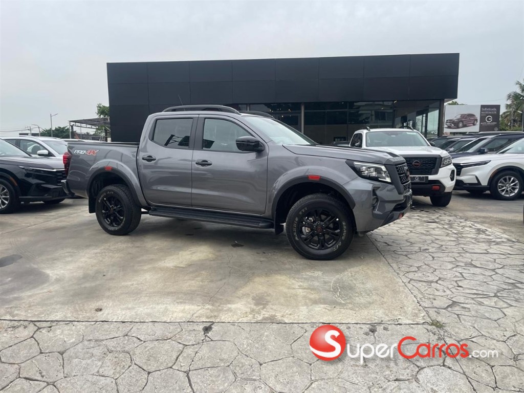2027 Nissan Frontier Pro-4X — foto 3 / 12